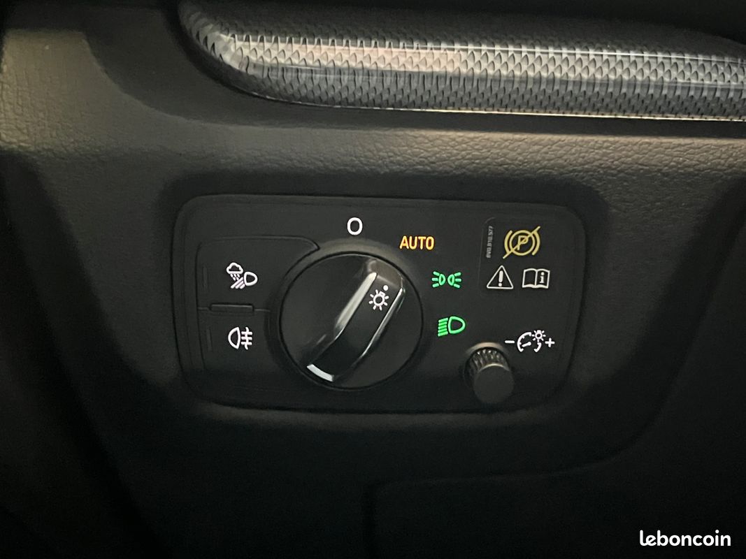 AUDI A3 Berline 1.0 TFSI 115 DESIGN - CarPlay - Coffre Electrique - Keyless - Suivi Complet - 2ᵉ Main - GARANTIE 12 MOIS (image 12)