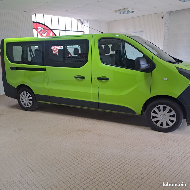 Mini bus (image 2)