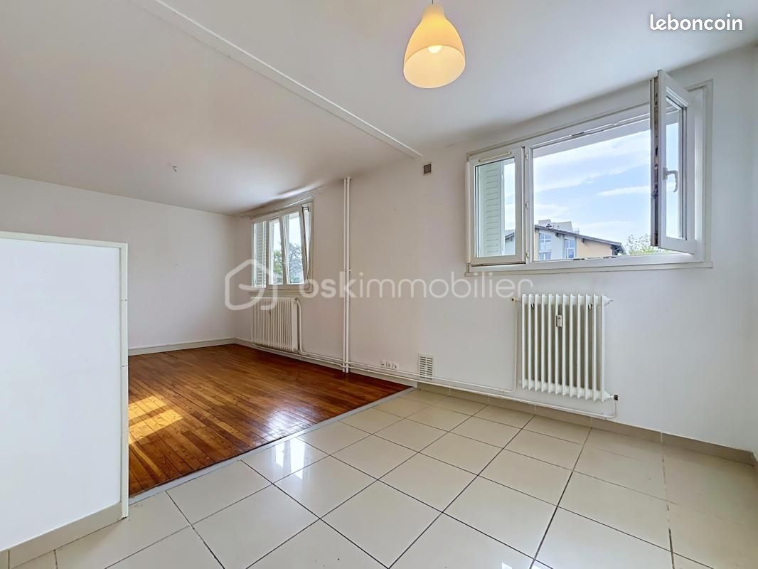 Appartement 3 pièces 55 m² · à Grenoble · 55 m² · 90 000 €