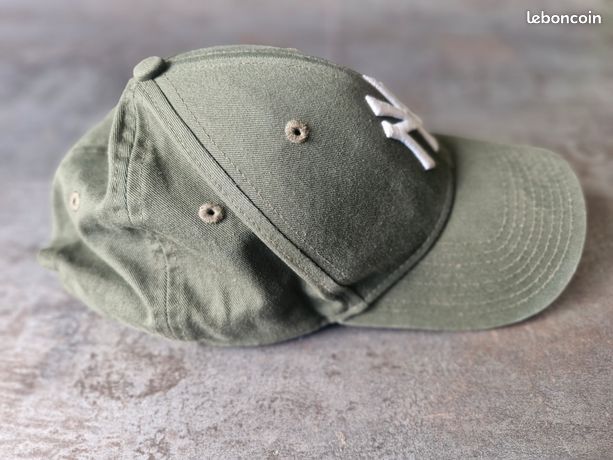 Bonnet Tricoté New Era Avec Bord Vert Kaki - Édition Limitée Authentique - Taille 56, Neuf Sans étiquette