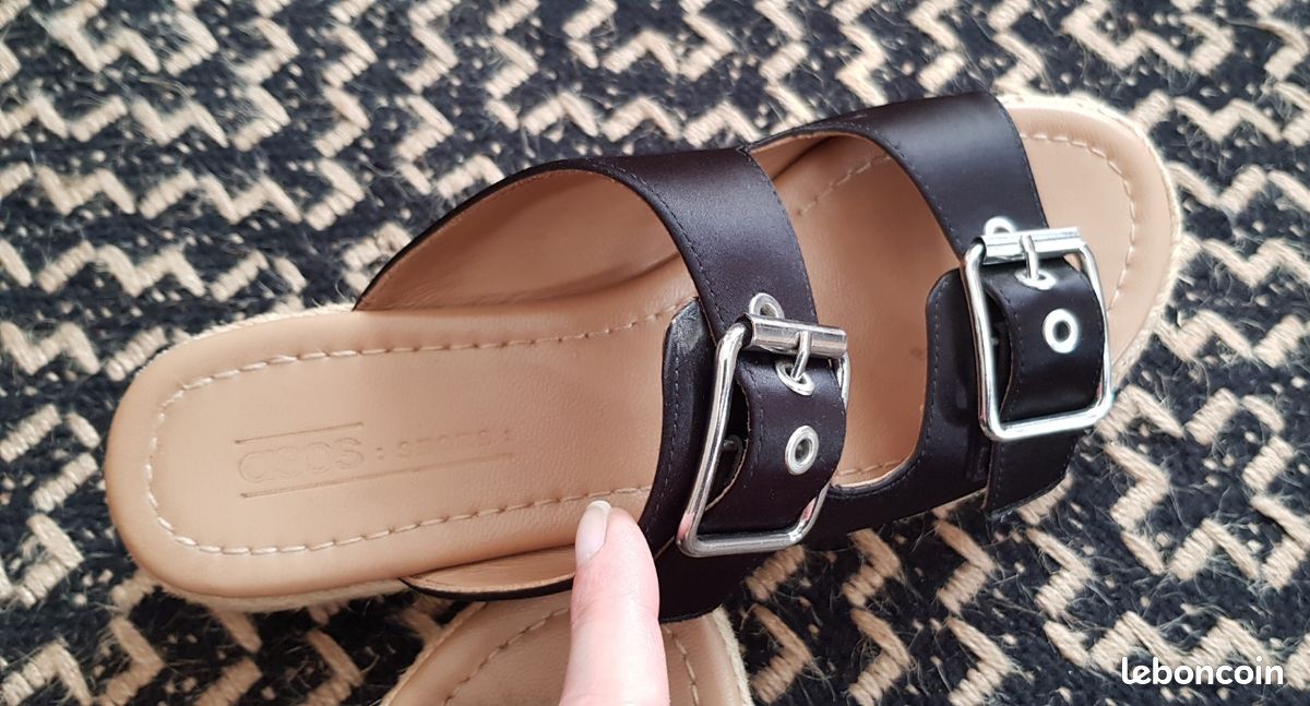 Mules compensées en satin noir avec semelles en corde façon espadrilles (image 10)