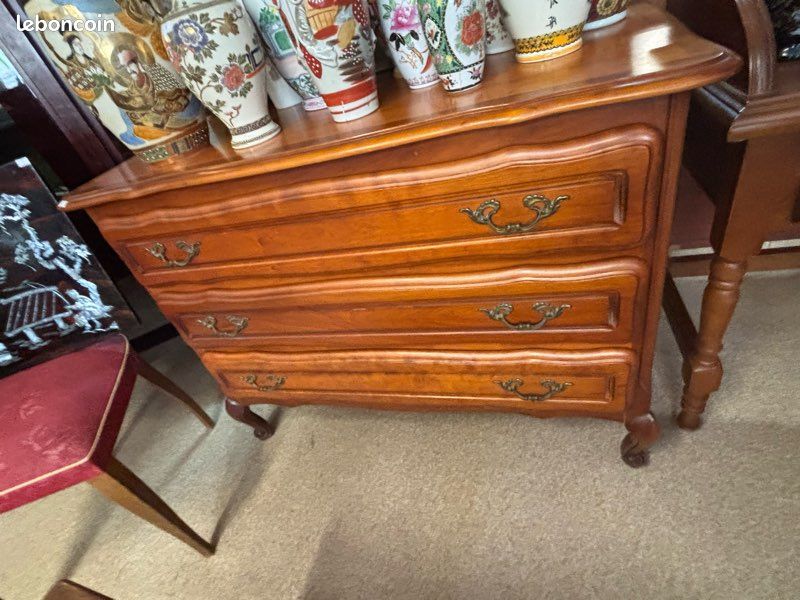 Commode (image 1)