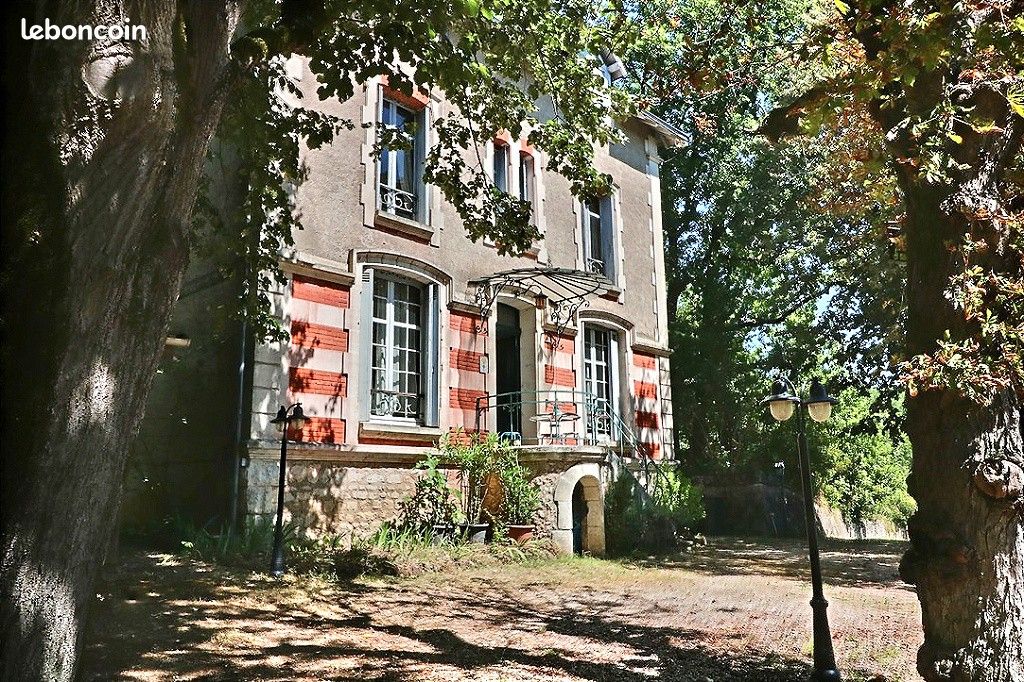 Maison 9 pièces 250 m² · à Chancelade · 250 m² · 315 000 €