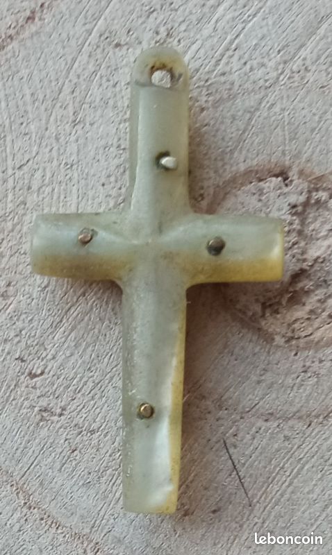 Croix religieux antique en nacre avec corpus en argent du Saint Jésus-Christ vintage année 1950 (image 4)