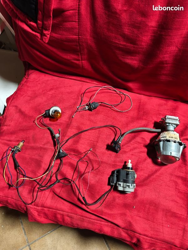 Lot éclairage phare xénon Valeo Jeep Commander (projecteur + ballast + faisceau) (image 1)