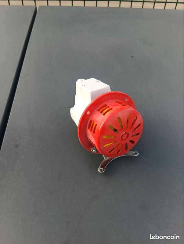 Sirène Électromécanique Microsai 53003 – 24V AC, IP65, Rouge, Étanche