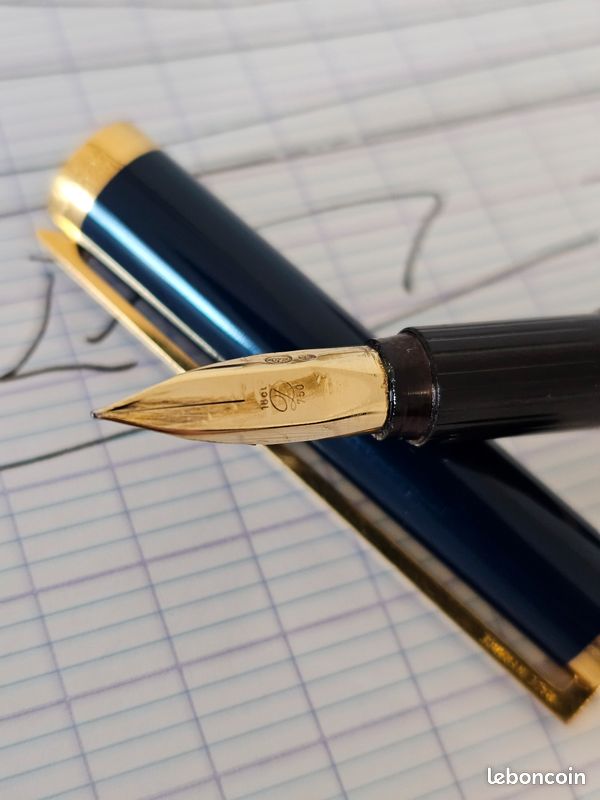 STYLO PLUME S.T. DUPONT FIDELIO LAQUE VIOLETTE ALVEOLES - PLUME OR MASSIF 14 CARATS