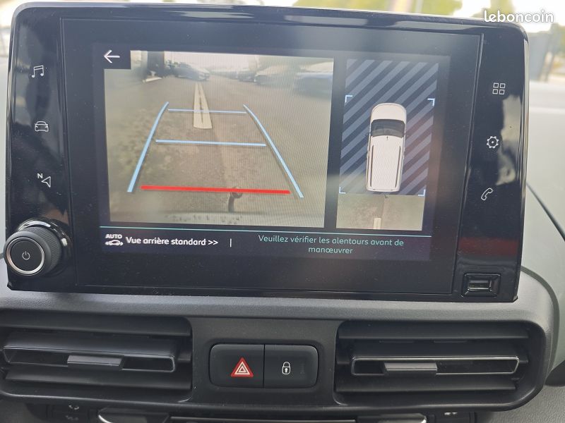 Citroën Berlingo III 1.5 BLUEHDI S&S - 130 BV EAT8 M SHINE (image 15)
