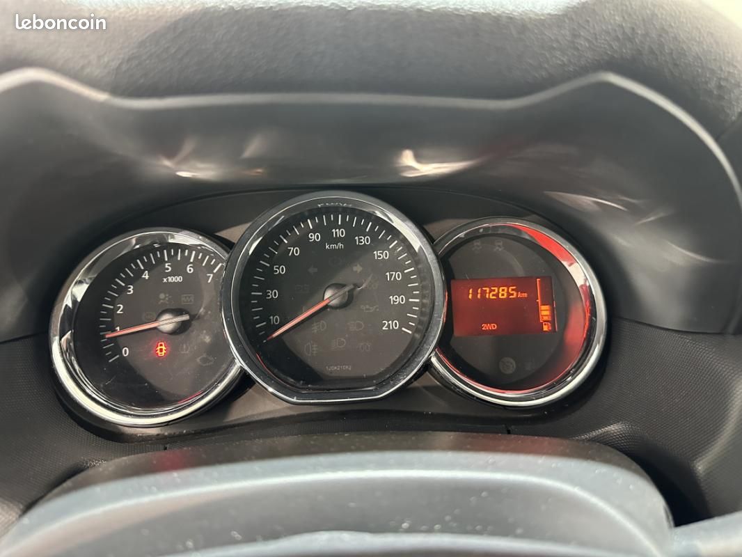 Dacia Duster 1.5 dCi 110 4x4 Lauréate +ATTELAGE (image 14)