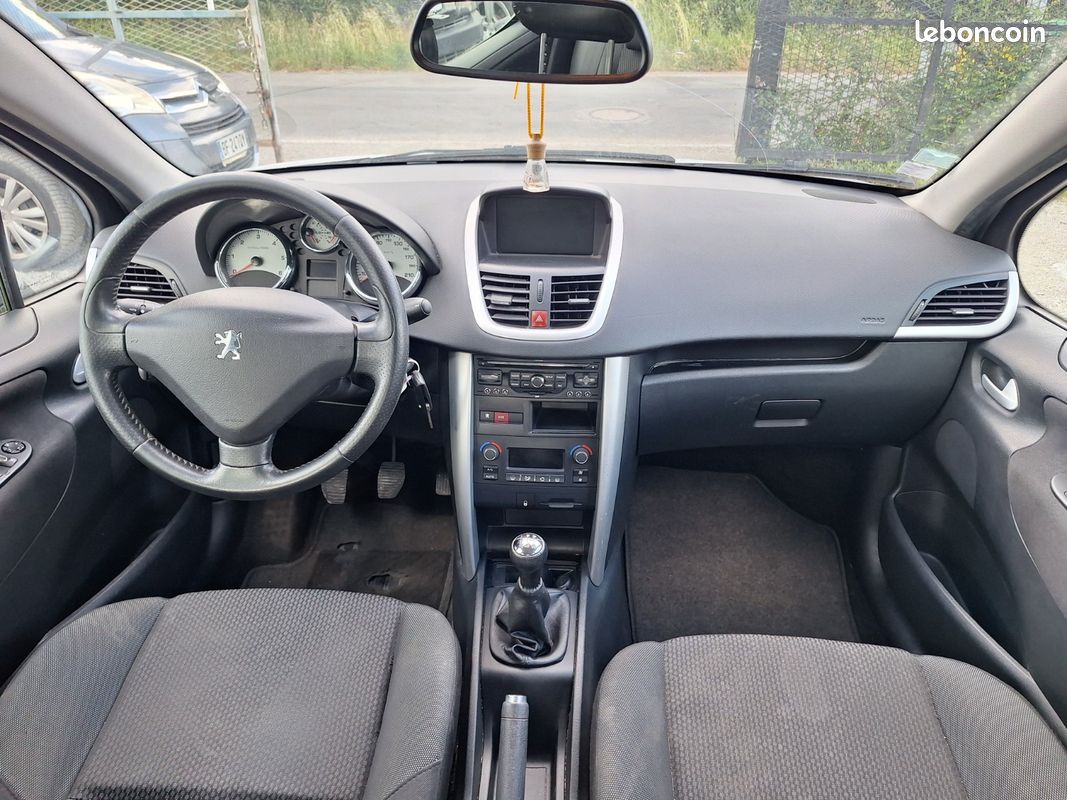 PEUGEOT 207 1.6 HDi 92ch FAP Active (image 7)