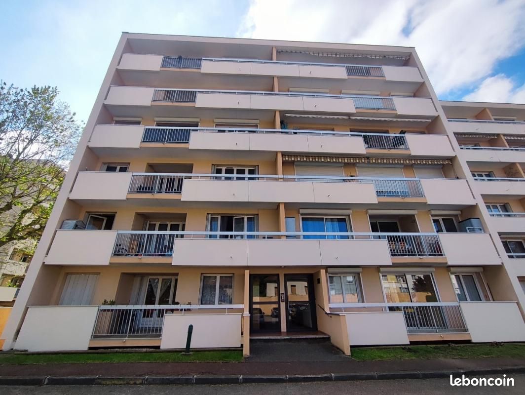 Appartement 2 pièces 56 m² · à Pont-de-Chéruy · 56 m² · 820 €