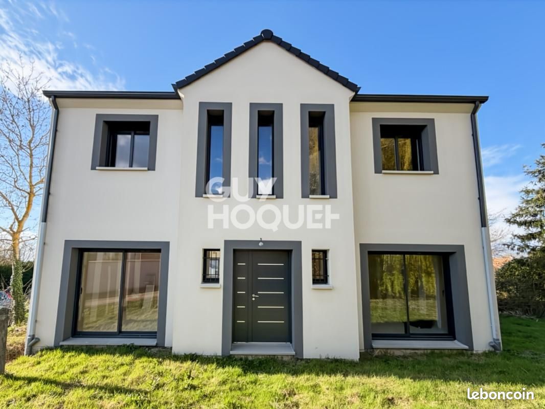 Maison 8 pièces 180 m² · à Chessy · 180 m² · 560 000 €