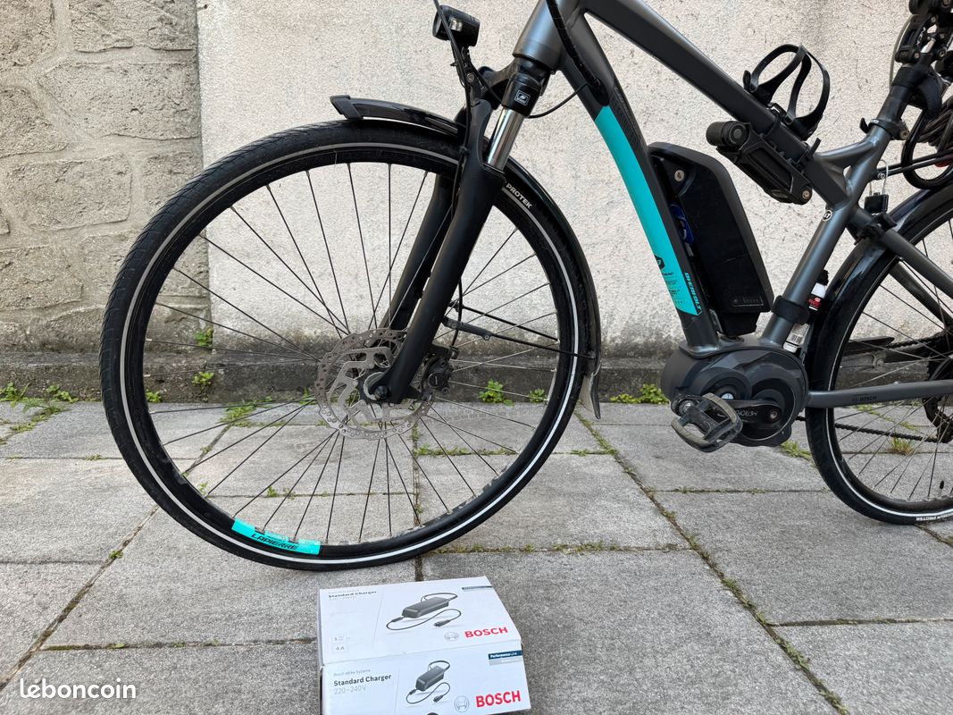 Vélo VTC à assistance électrique (VAE) Lapierre Overvolt Trekking