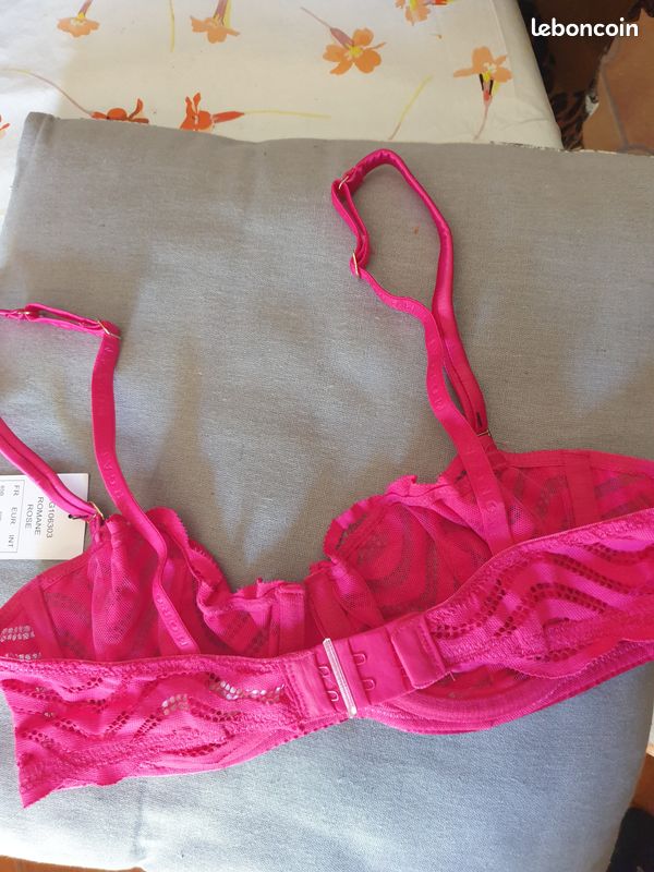soutien gorge avec armatures IMPLICITE 85B rose fuchsia