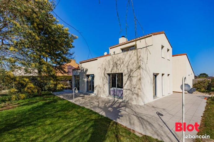 Maison 8 pièces 179 m²