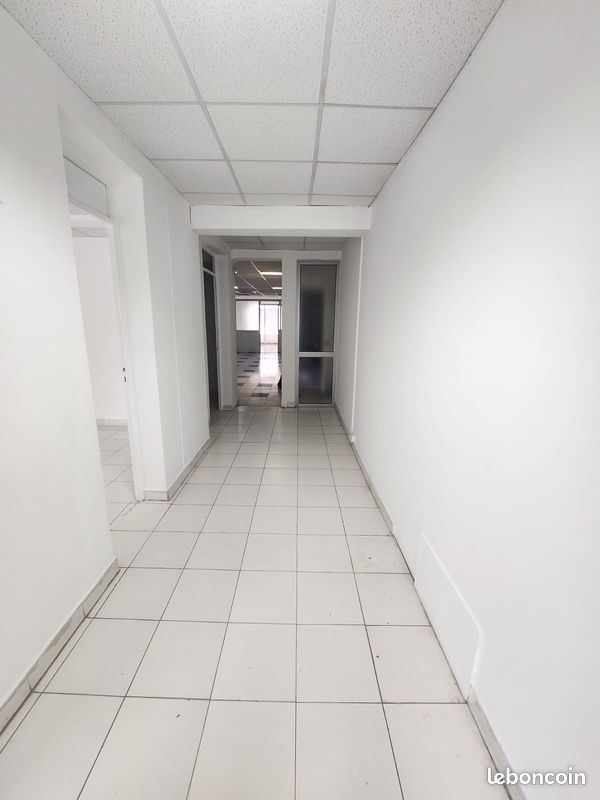 Local 240 m² Pointe-à-Pitre (image 8)