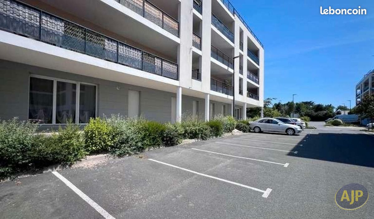 Parking/box NANTES · 50 €/mois