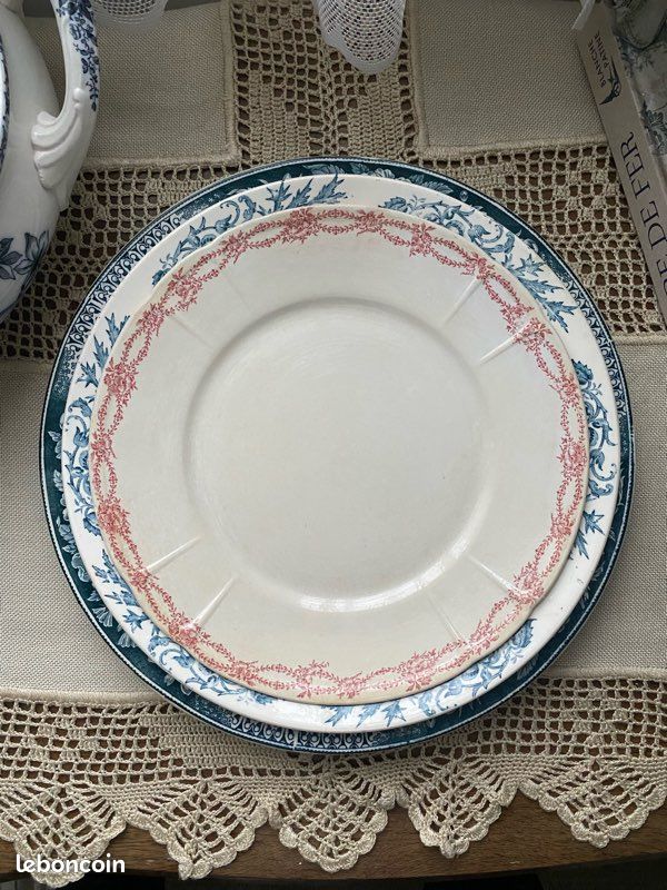Assiette ancienne de Boch Frères (image 1)