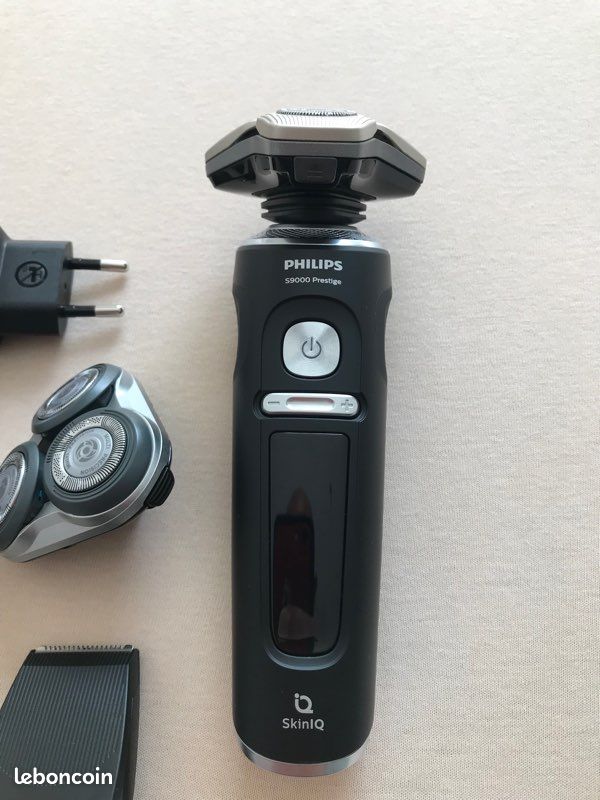 Rasoir PHILIPS S9000 Prestige + 1 tête de rechange en plus ,comme neuf (image 3)