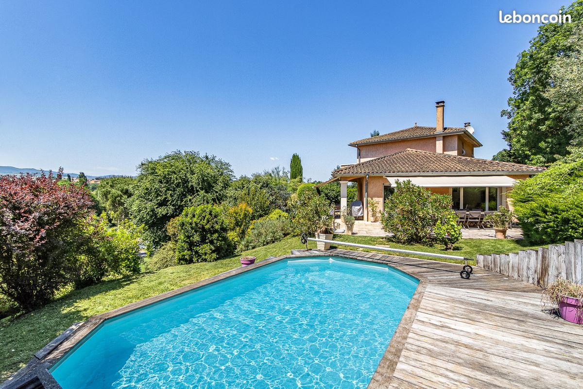 Maison 6 pièces 157 m² · à Porte des Pierres Dorées · 157 m² · 480 000 €