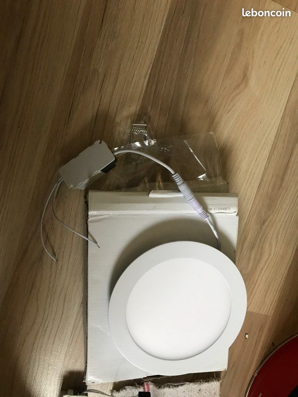 Down light (image 2)