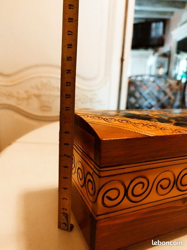 Boite à bijoux ou à secrets, en bois gravé (image 8)
