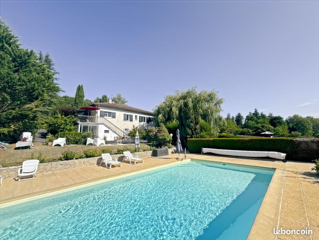 Maison 6 pièces 145 m² · à Saint-Germain-du-Salembre · 145 m² · 319 930 €
