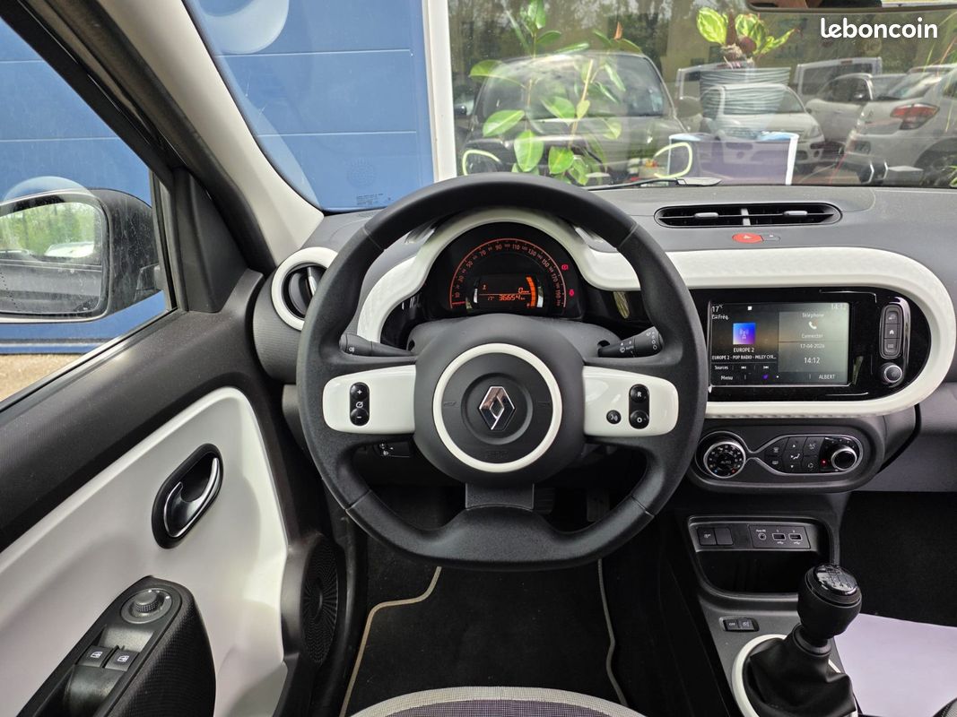 RENAULT TWINGO III SCe 65 Equilibre (image 8)
