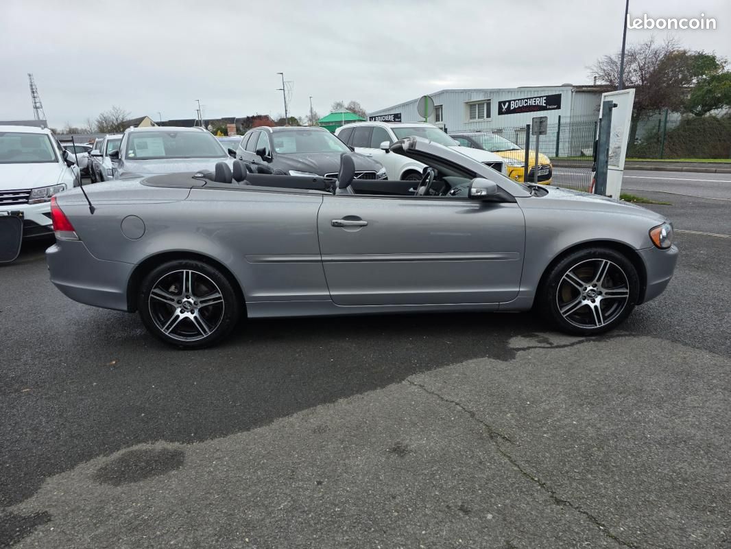 Volvo C70 Cabriolet 2.4i 170 Summum (image 16)