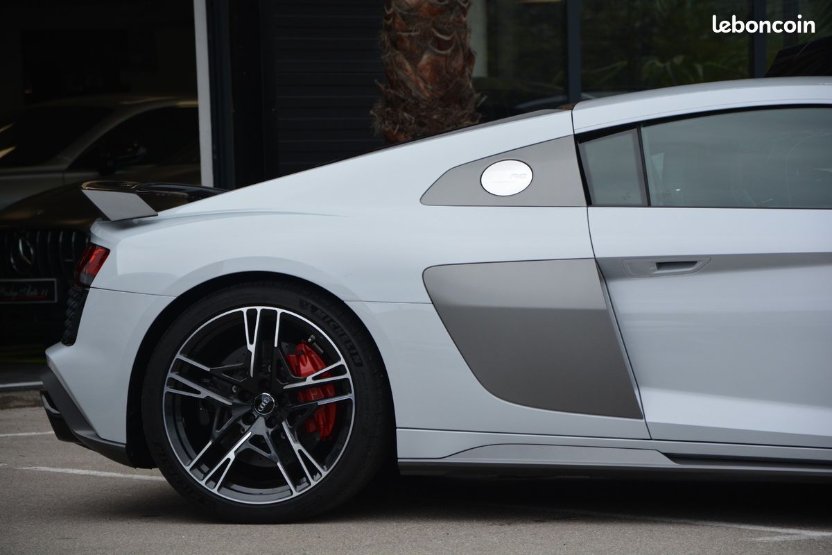Audi R8 620 CV V10 Performance LOA 1 299 Euros Par mois Sièges Recaro Carbon Interieur et Moteur Gris Suzuka V 10 (image 4)