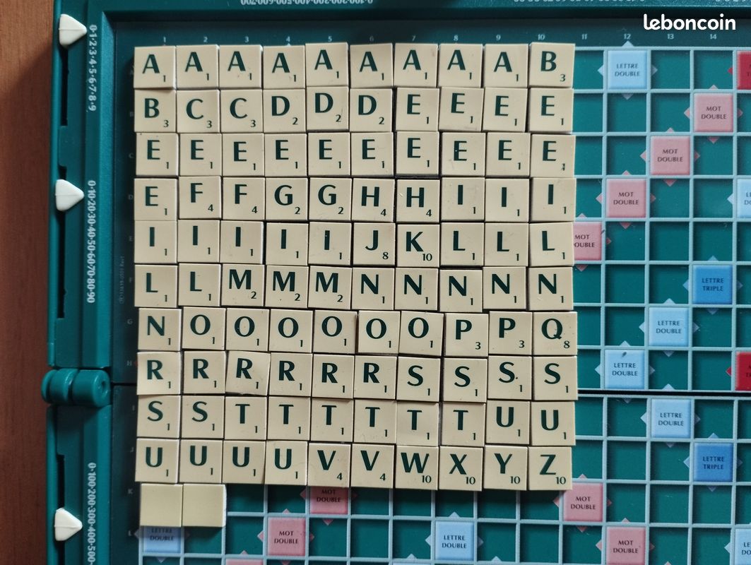 Jeu scrabble de poche magnétique - boitier rigide - COMME NEUF (image 3)