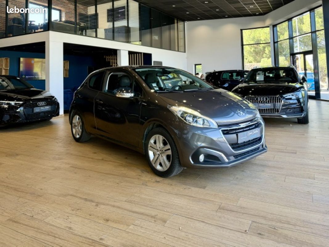PEUGEOT 208 1.2 82ch BVM5 Style faible kilometrage (image 7)