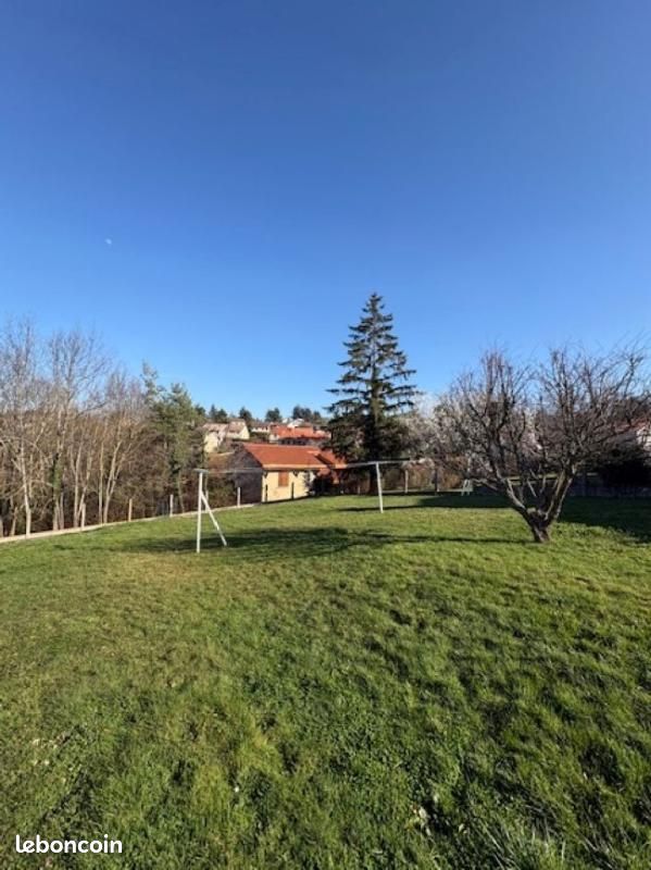 Terrain 780 m² · à Saint-Just-Saint-Rambert · 125 000 €
