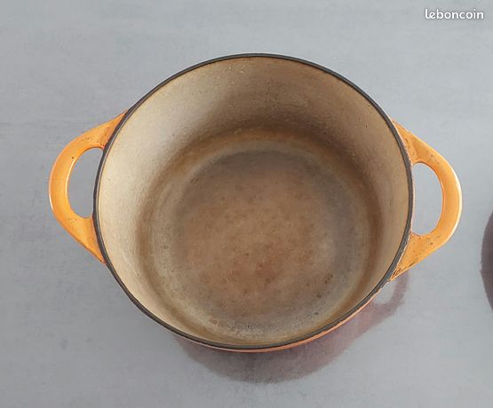Cocotte ovale en fonte émaillée masse in France Coussance Doufeu diamètre 29cm #esstah #vintage