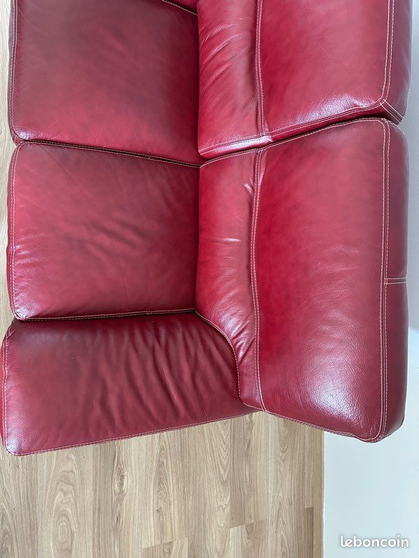 Canapé cuir rouge très bon état et confortable (image 3)