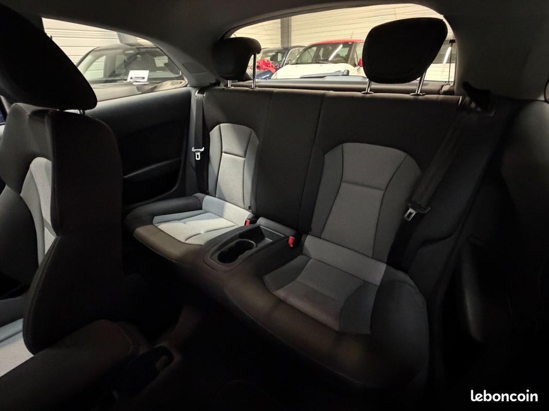 AUDI A1 A1 1.8 TFSI 192 S tronic S line + SIÈGES AV CHAUFFANTS + DRIVE SELECT + RADAR AR + FULL LED (image 11)