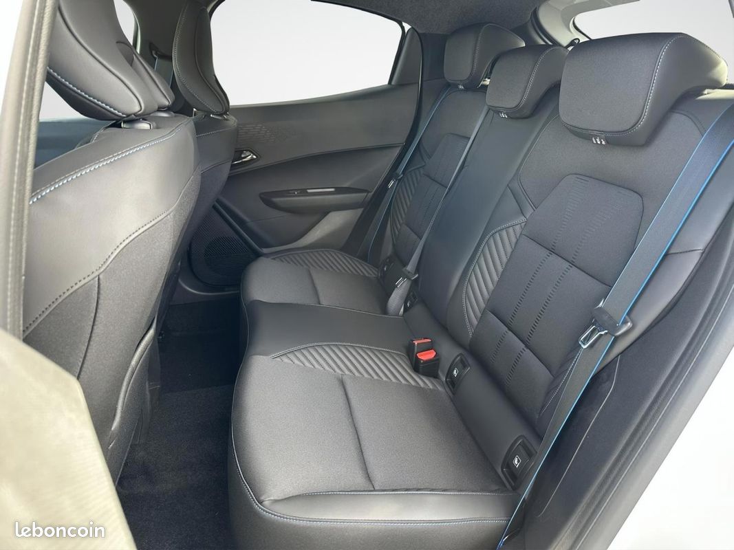 Renault Clio 1.8 E-Tech 160ch full hybrid esprit Alpine (image 10)
