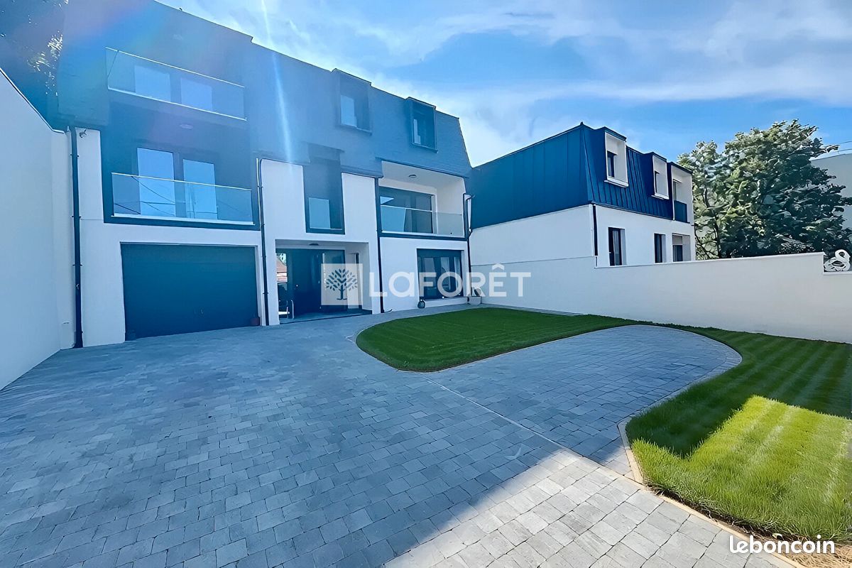 Maison 9 pièces 244 m² · à Argenteuil · 244 m² · 995 000 €