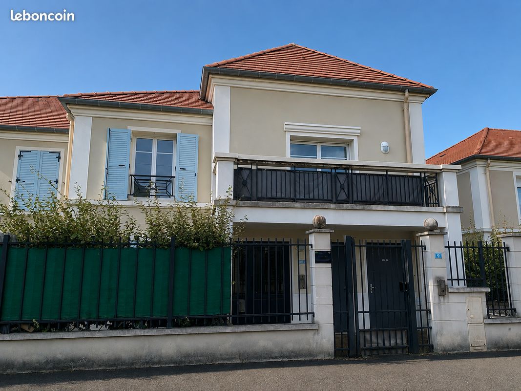Appartement 2 pièces 49 m² · à Vaires-sur-Marne · 49 m² · 235 000 €