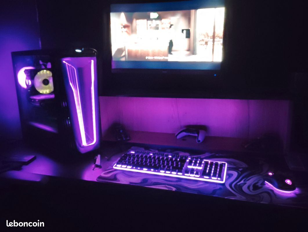 PC gamer avec écran, clavier, souris et ondulateur (image 1)
