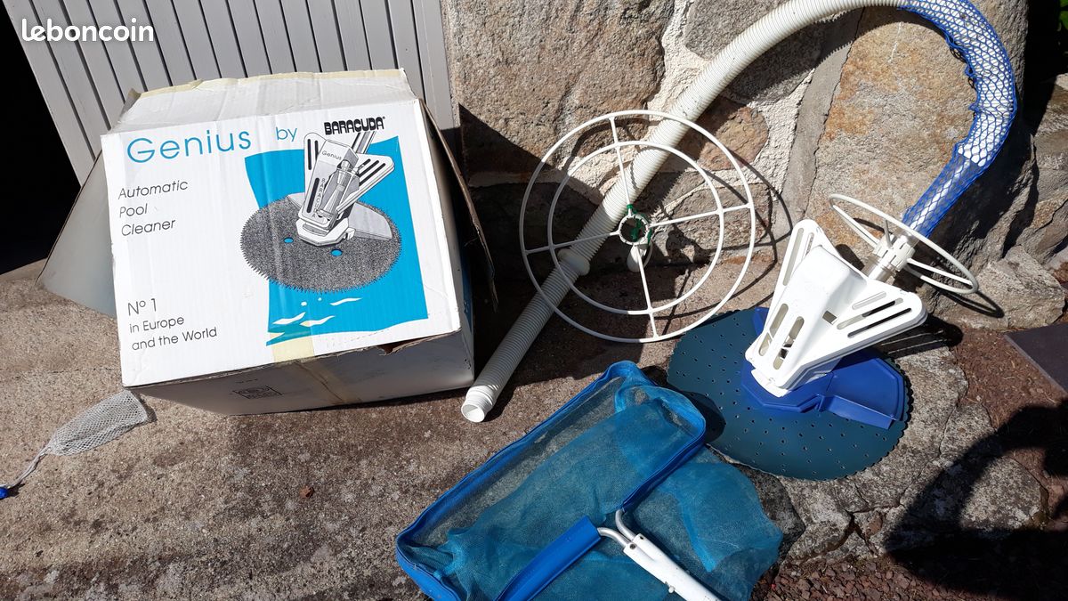 Aspirateur piscine Genius (acheté chez un piscinier) (image 1)