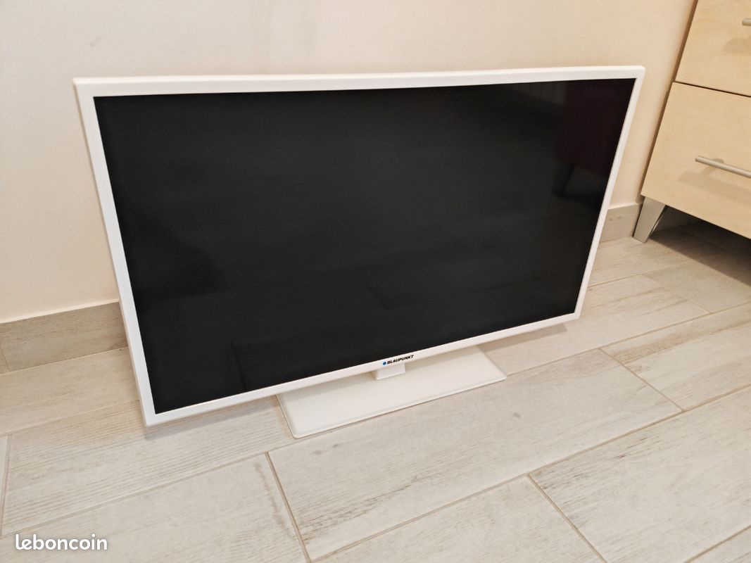 TV 32" BLAUPUNKT Full HD (image 1)