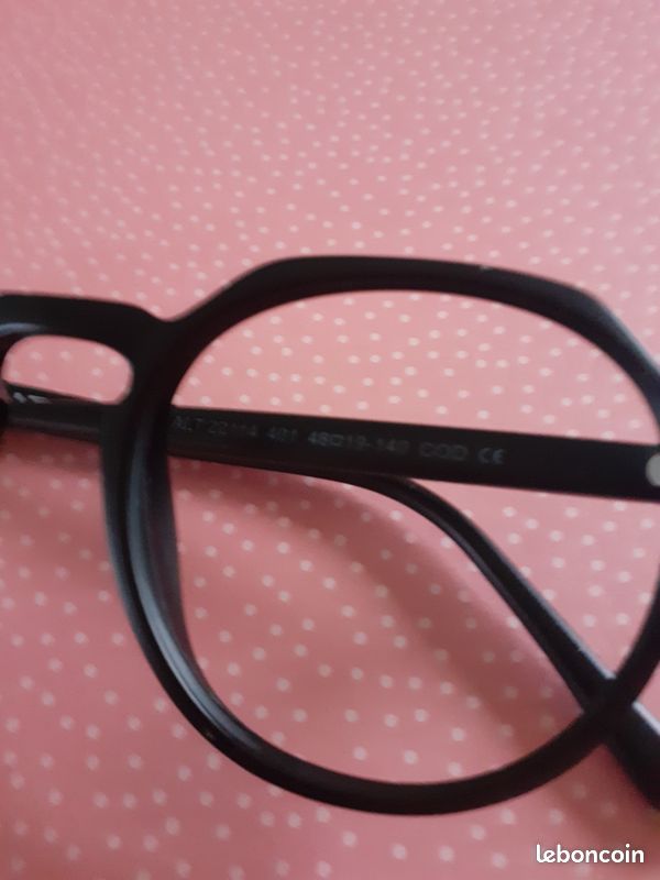 Paire de Lunettes toute neuve Monture noire KRYS Accessoires