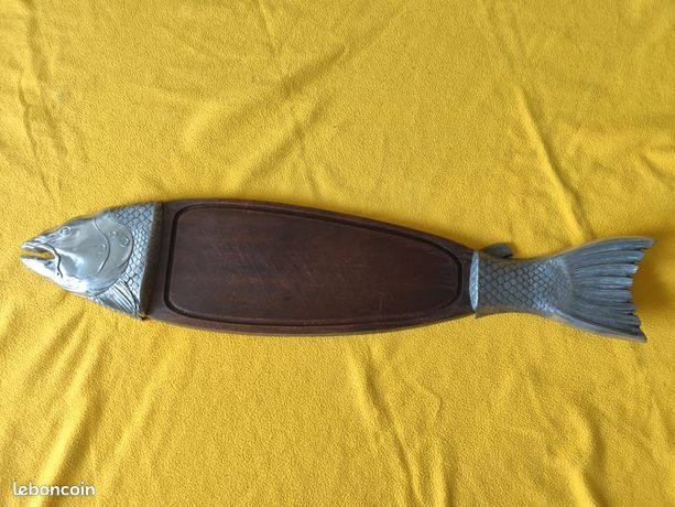 PLANCHE À DÉCOUPER bois sculpté couteau Suisse (71821) EUR