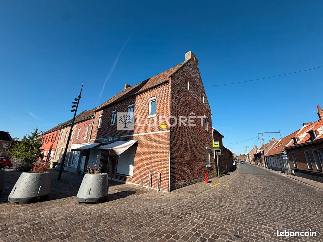 Maison 8 pièces 256 m² · à Flines-lez-Raches · 256 m² · 264 900 €
