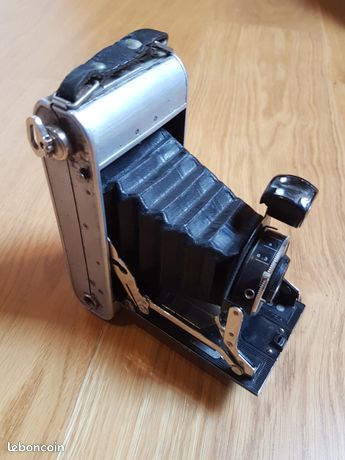 Appareil photo à soufflet 6X9. Marque Lumière 1936 F:120 1.6;3 NACOR