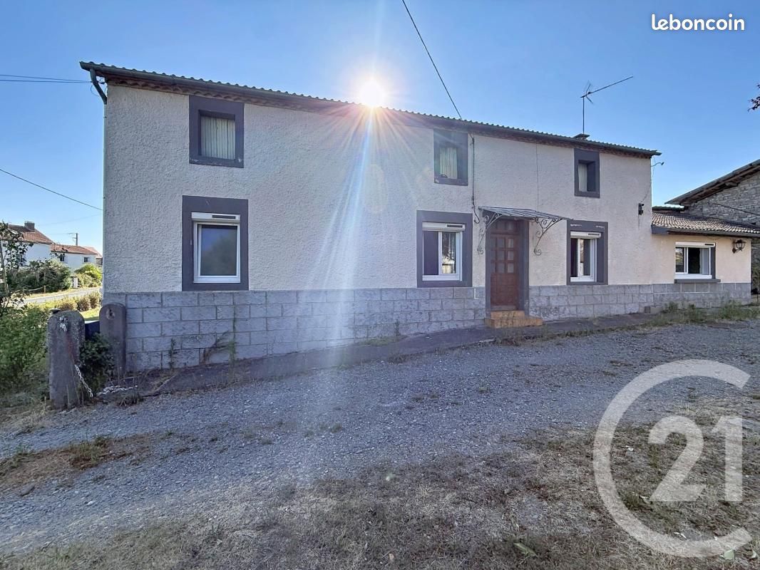 Maison 4 pièces 102 m² · à Saint-Clément-de-Régnat · 102 m² · 182 000 €