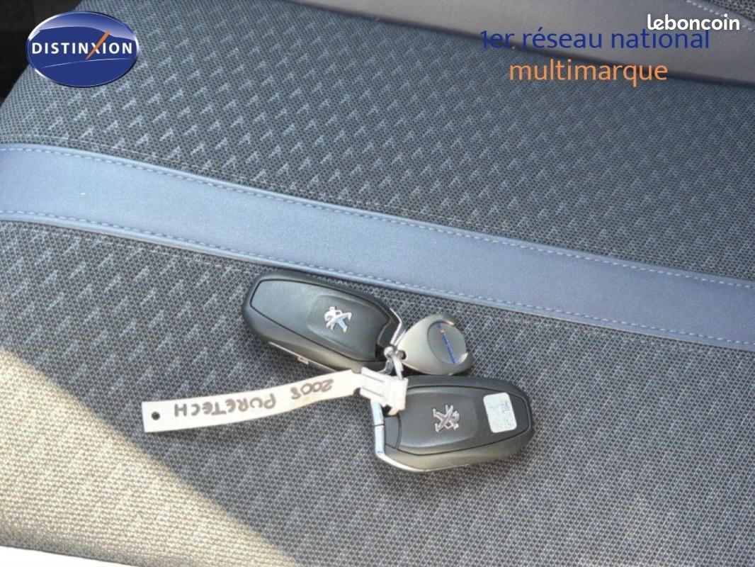 Peugeot 2008 1.2 PURETECH 130 EAT8 ALLURE (image 30)