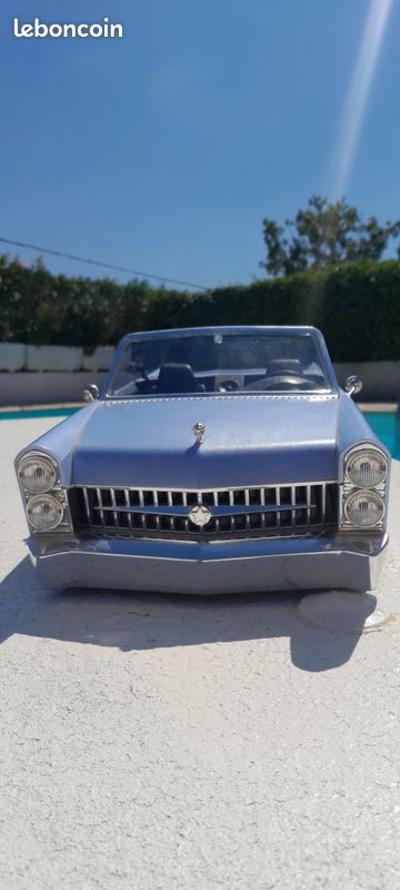 Voiture Radio Cadillac Bratz MGA - Label Emmaüs