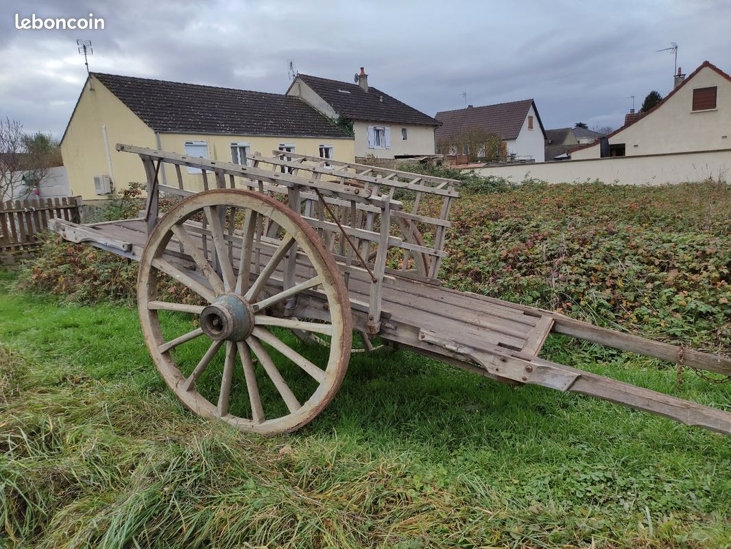 Photo Charrette de foin | Adobe